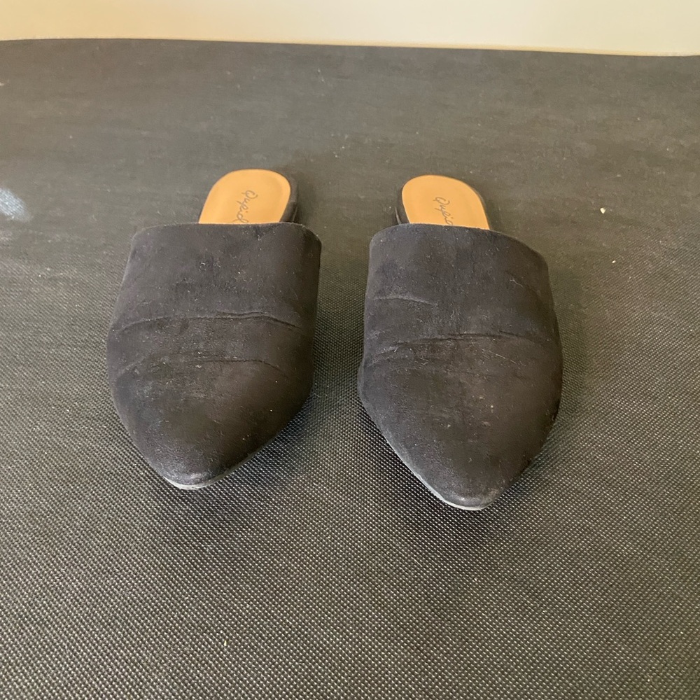 Qupid Black Faux Suede Mule Slip-On‎ Pointed Toe Sandals Womens Flat Slides